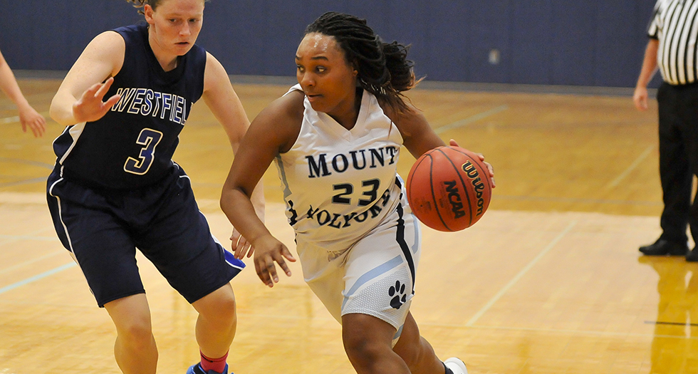 Basketball Suffers NEWMAC Loss to Babson