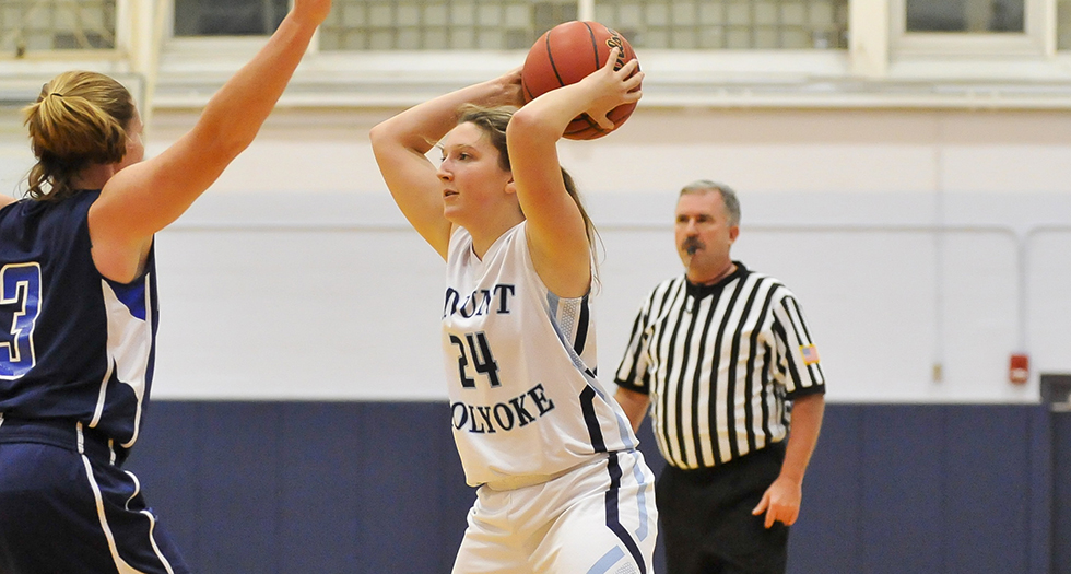 Basketball Falls to Wellesley in NEWMAC Play