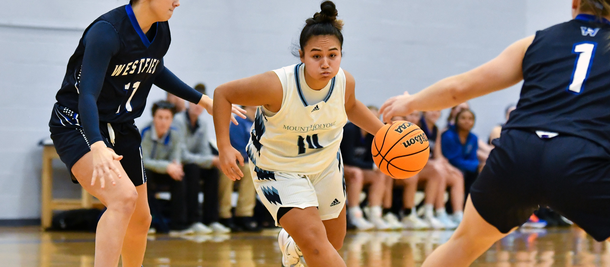Marley Berano scored 14 points to lead Mount Holyoke against Dean on Nov. 11, 2023. (RJB Sports file photo)