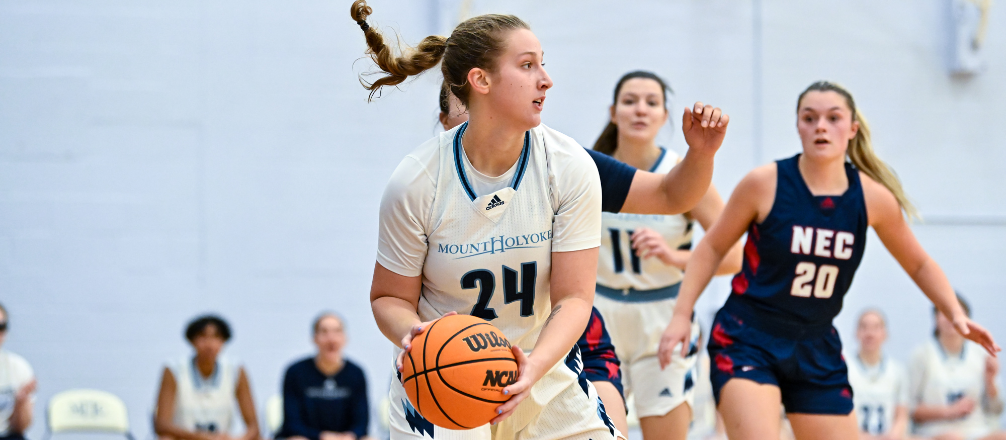 Taryn White had 13 points, six rebounds and two assists in Mount Holyoke's game at Babson on Feb. 14, 2024. (RJB Sports file photo)