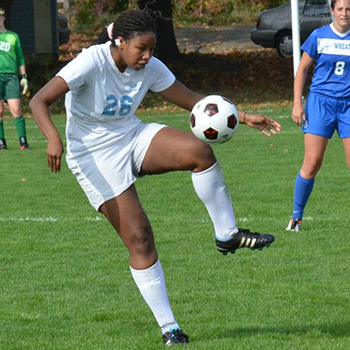Soccer Defeats Smith, 1-0 in NEWMAC Play