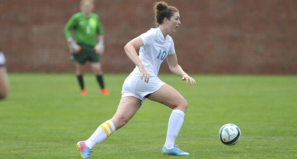 Soccer Edged by Babson, 3-2 in NEWMAC Opener