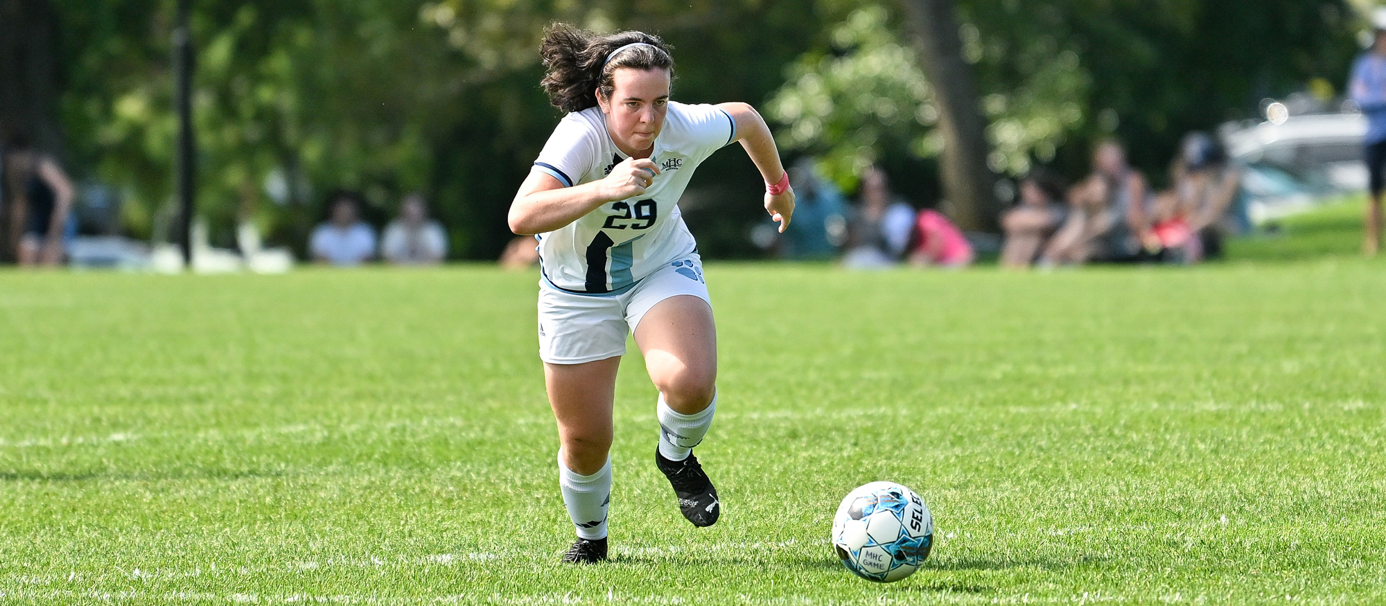 Charlotte Moynihan scored in her third straight game for Mount Holyoke in a 2-1 loss to Babson on Oct. 7, 2023. (RJB Sports file photo)