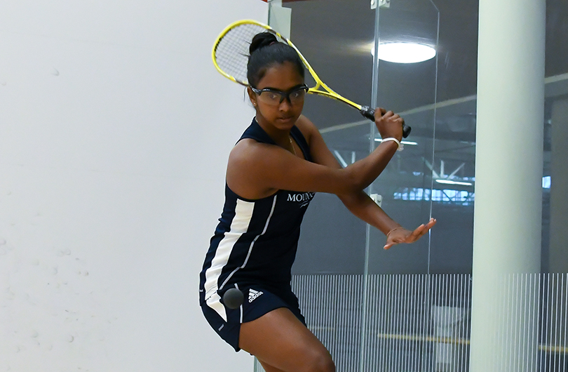 Action photo of Lyons squash player, Mihiliya Kalahe Arachchige.