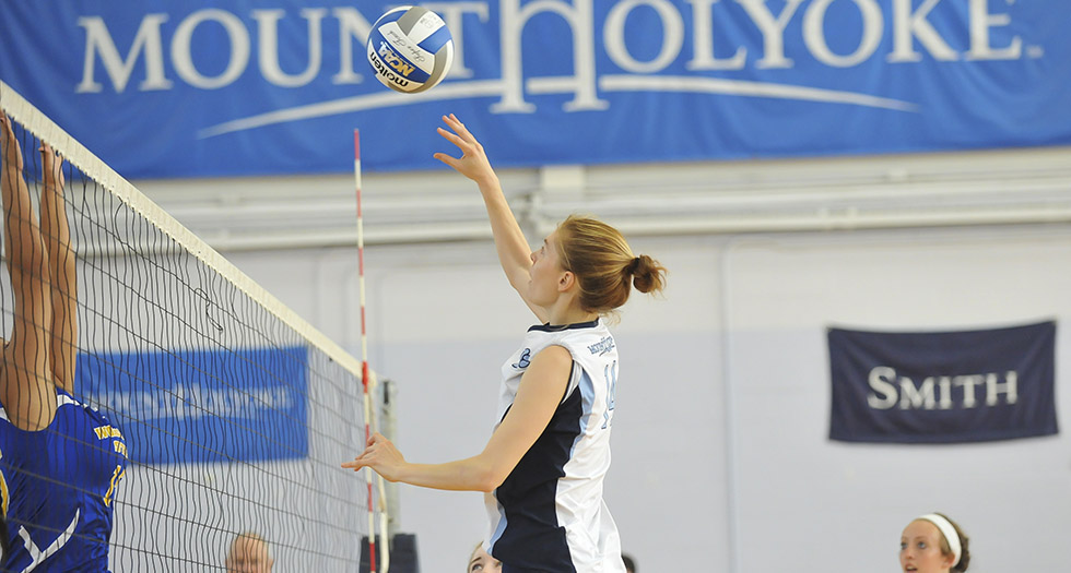 Volleyball Fall in NEWMAC Opener at Babson