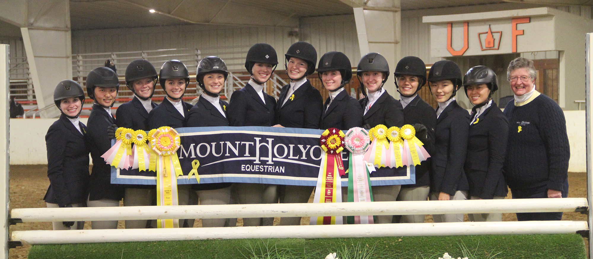 Photo of the Lyons riding team at the 2017 Holiday Tournament of Champions event.