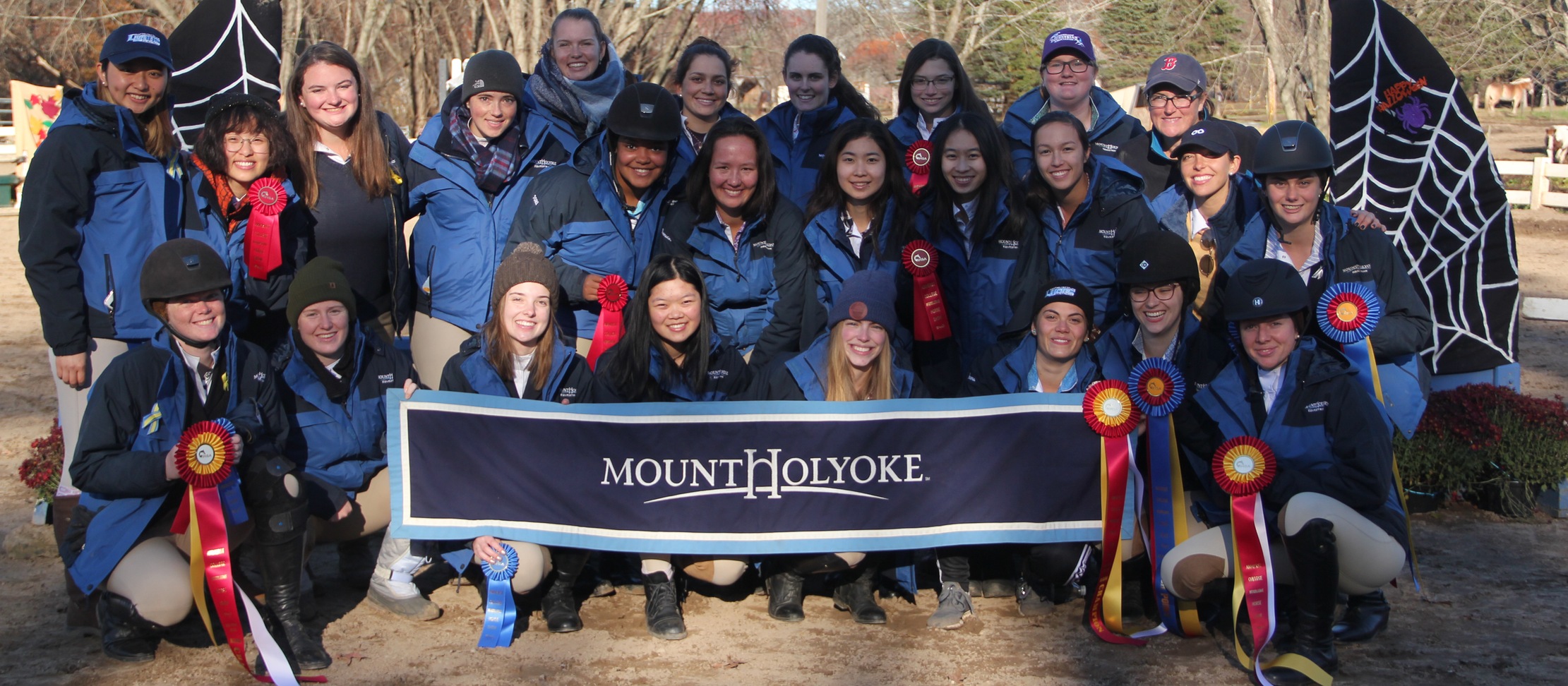 Riding Earns Reserve High Point College Title at Amherst College Show