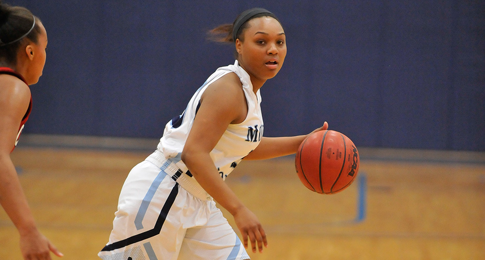Basketball Falls in NEWMAC Opener to MIT