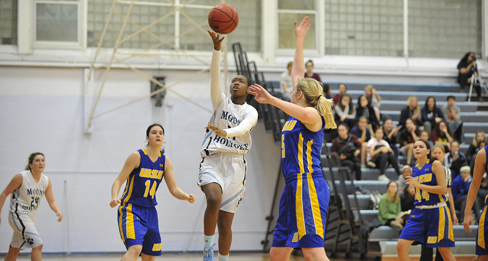 Basketball Falls to Worcester State in Home Opener