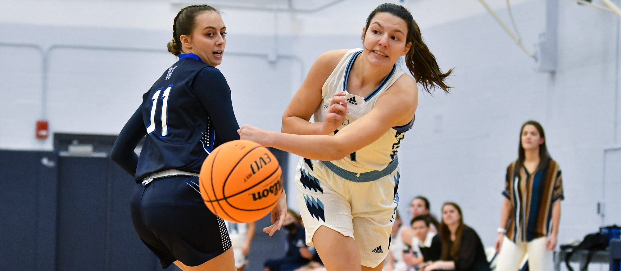 Isabel Cordes had seven rebounds to help Mount Holyoke outperform Wellesley on the glass in a NEWMAC loss on Jan. 18, 2023. (RJB Sports file photo)