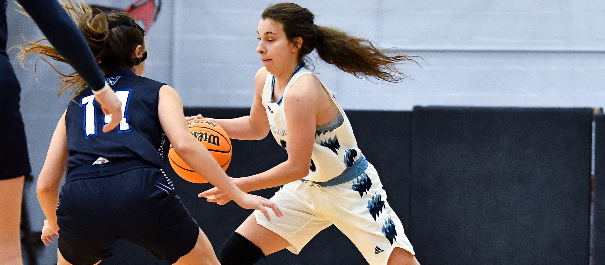 Alex Twomey hit the 20-point mark for the third time this season in Mount Holyoke's 64-37 loss to Connecticut College on Dec. 10, 2022. (RJB Sports file photo)