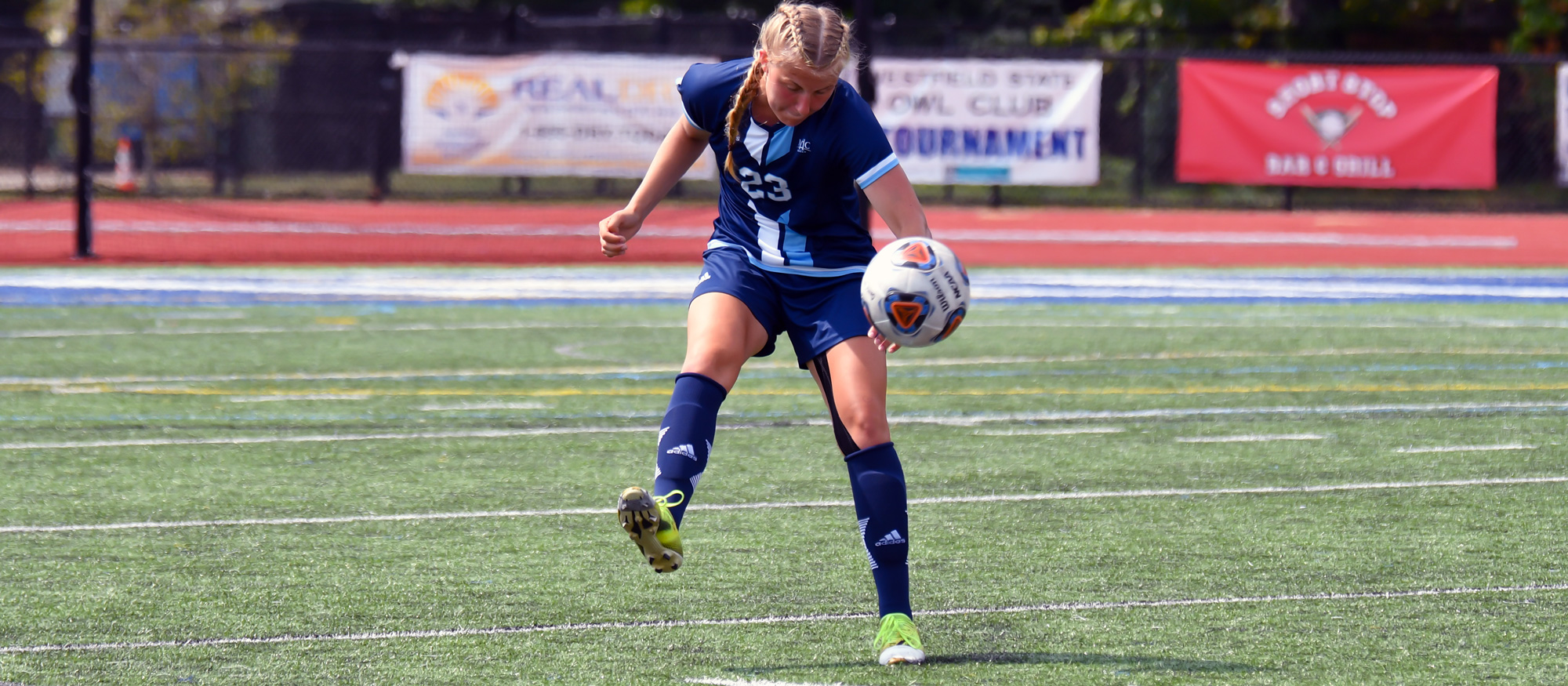 First-year Ada Siepmann notched her first collegiate goal in Mount Holyoke's loss to Wheaton (Mass.) College on Oct. 8, 2022. (RJB Sports file photo)