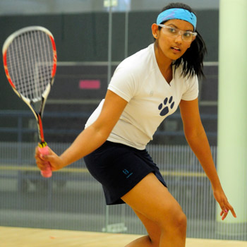 Squash Splits Four Matches at Yale Round Robin