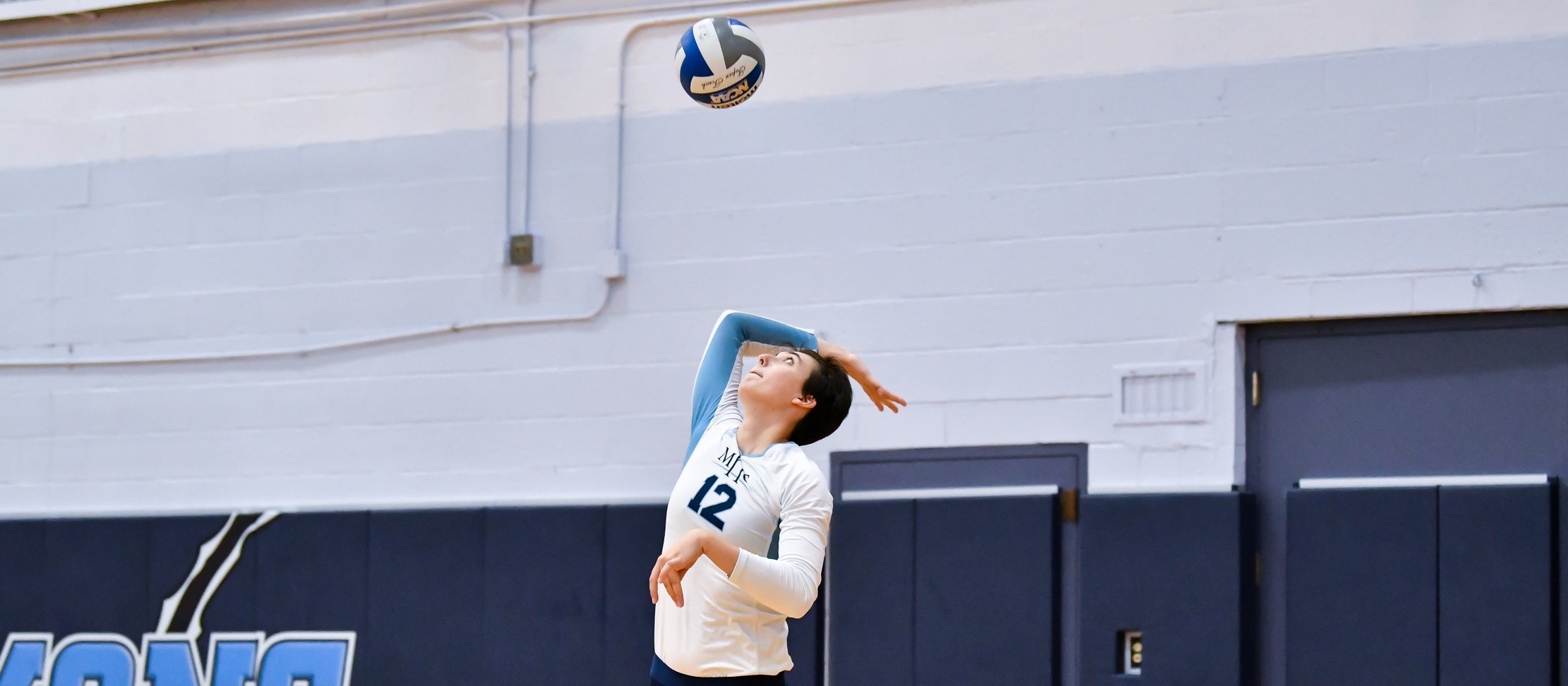 Women's Volleyball Cruises to Three-Set Sweep of Dean