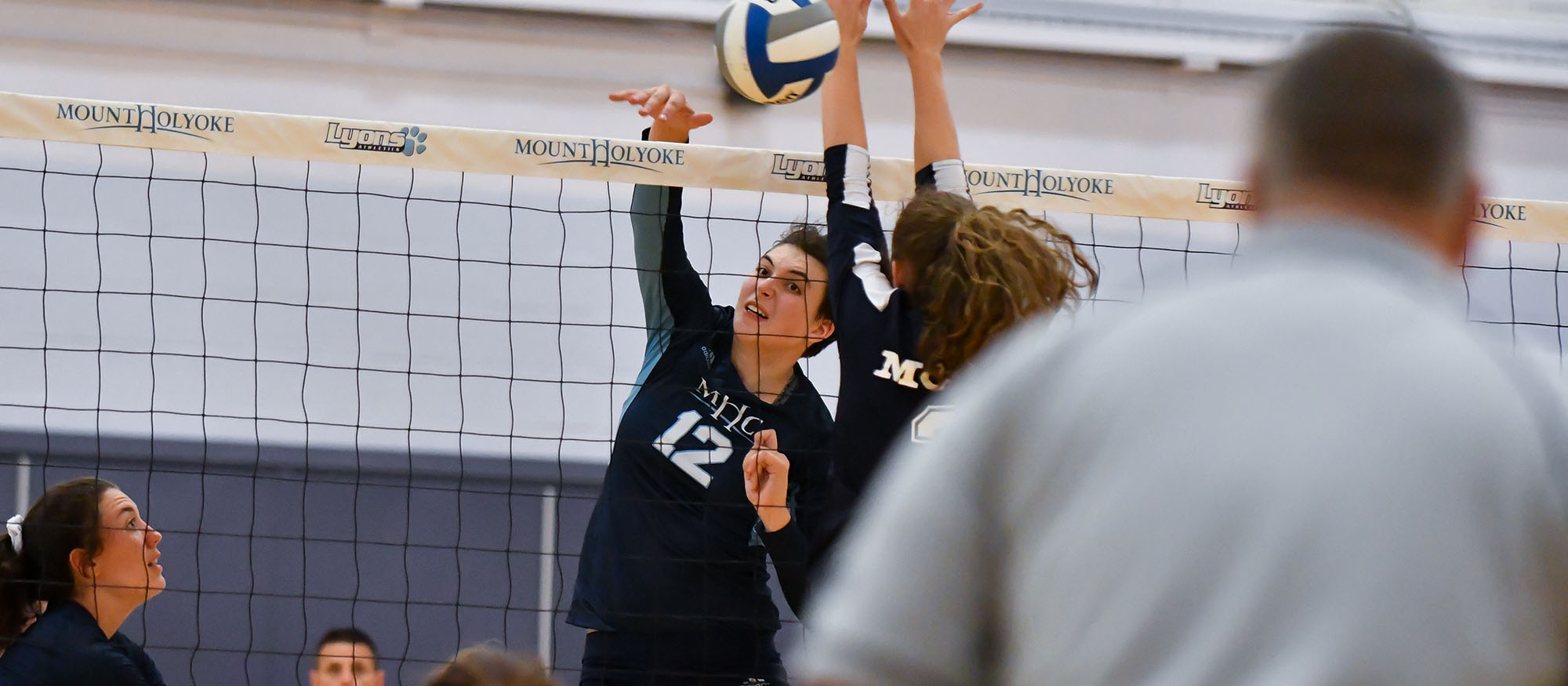 Volleyball Drops Two in Tri-Match With Becker and Bridgewater State